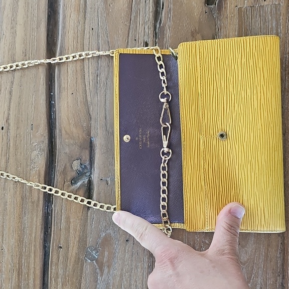 Louis Vuitton Epi Long wallet with crossbody chain - Picture 11 of 11